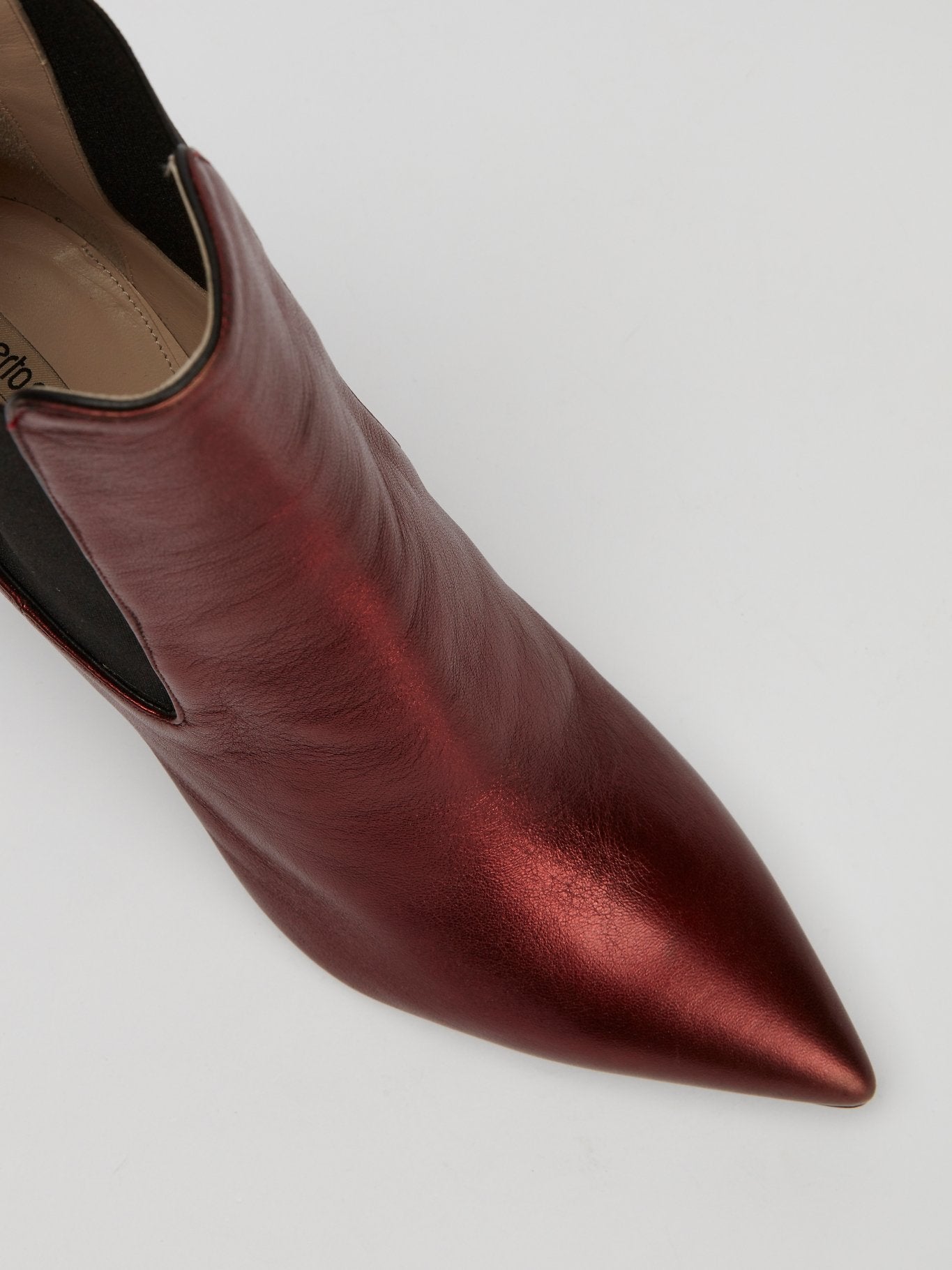 Красные кожаные полусапожки