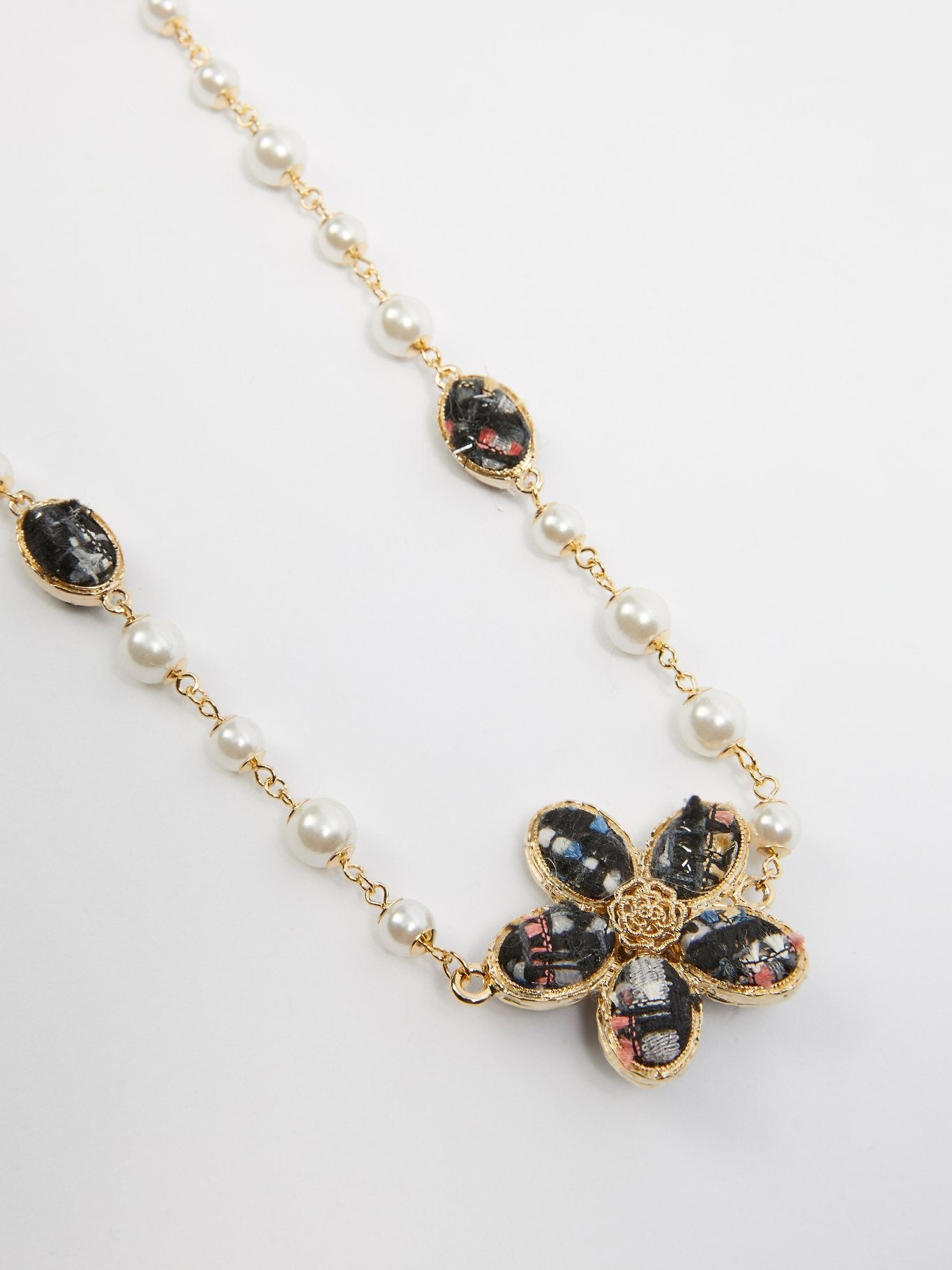 Marine Flower Pearl Necklace